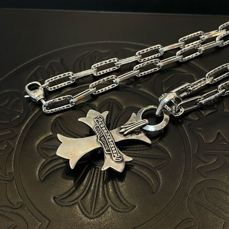 Ch*0me He**ts necklaces
